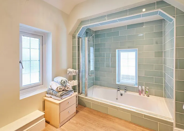 Host & - Deepdale سكرابورو