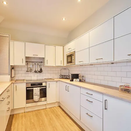 Host & - Deepdale Scarborough