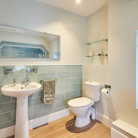 Host & - Deepdale Scarborough