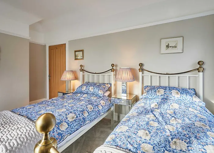 Host & - Deepdale