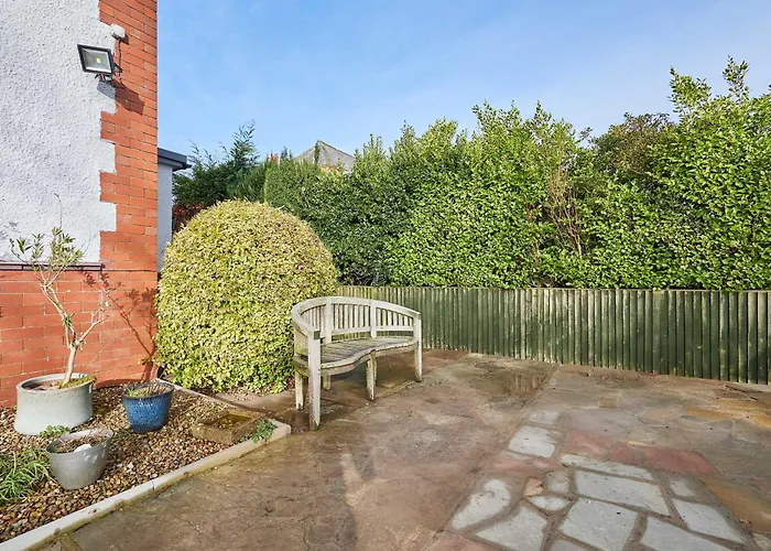 Host & - Deepdale * Scarborough